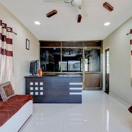 Spot On 71130 Hotel Shiv Krupa Anjar Exterior foto