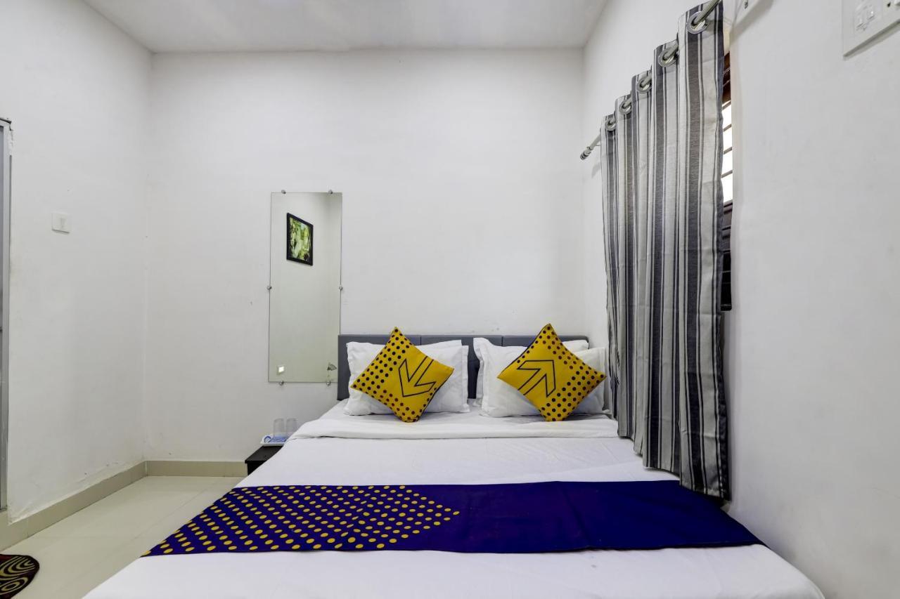 Spot On 71130 Hotel Shiv Krupa Anjar Exterior foto