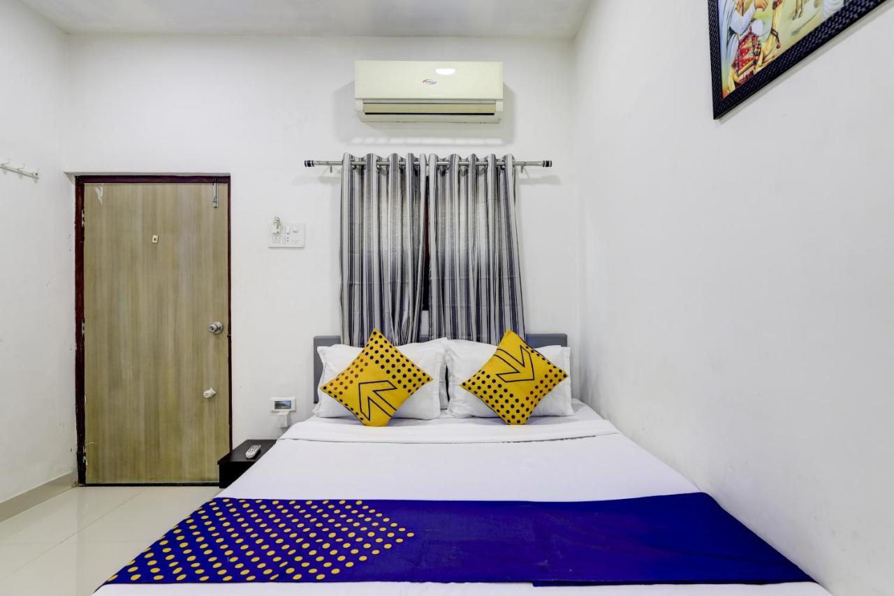 Spot On 71130 Hotel Shiv Krupa Anjar Exterior foto